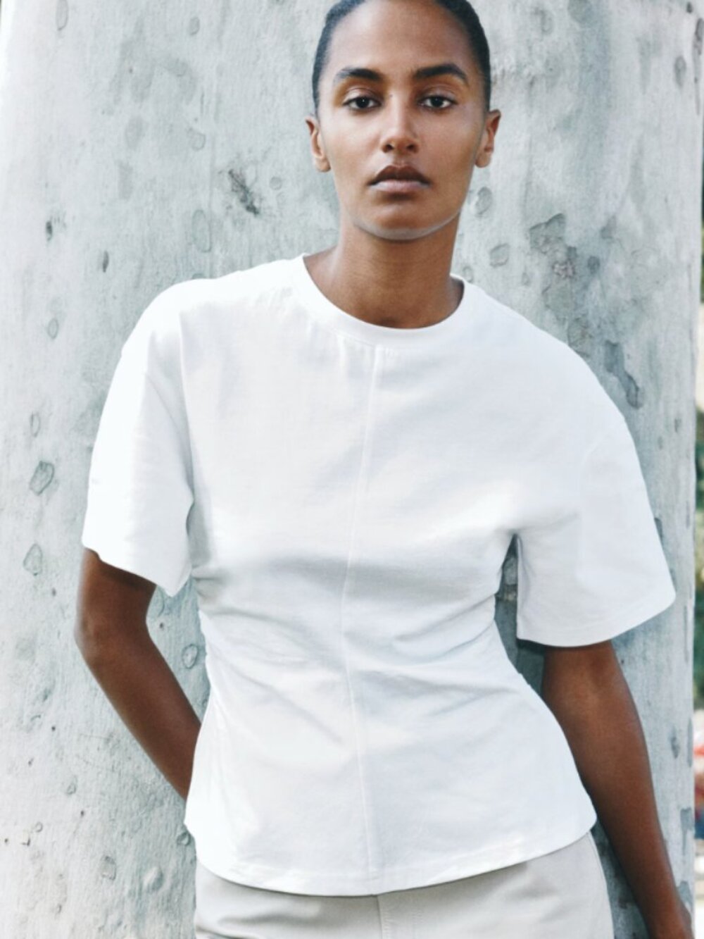 H&M WHITE T-SHIRT WITH DEFINED WAIST SIZE XS